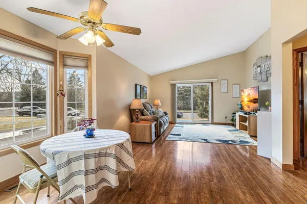 $255,000 | 1237 Hilo Avenue North, Oakdale, MN 55128