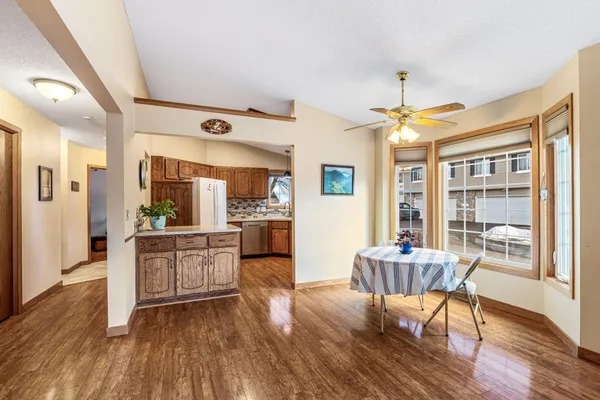 $255,000 | 1237 Hilo Avenue North, Oakdale, MN 55128
