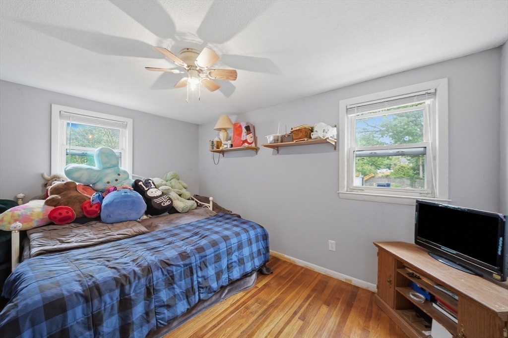 12 Harjean Road Billerica, MA 01821 - Photo 16 of 27
