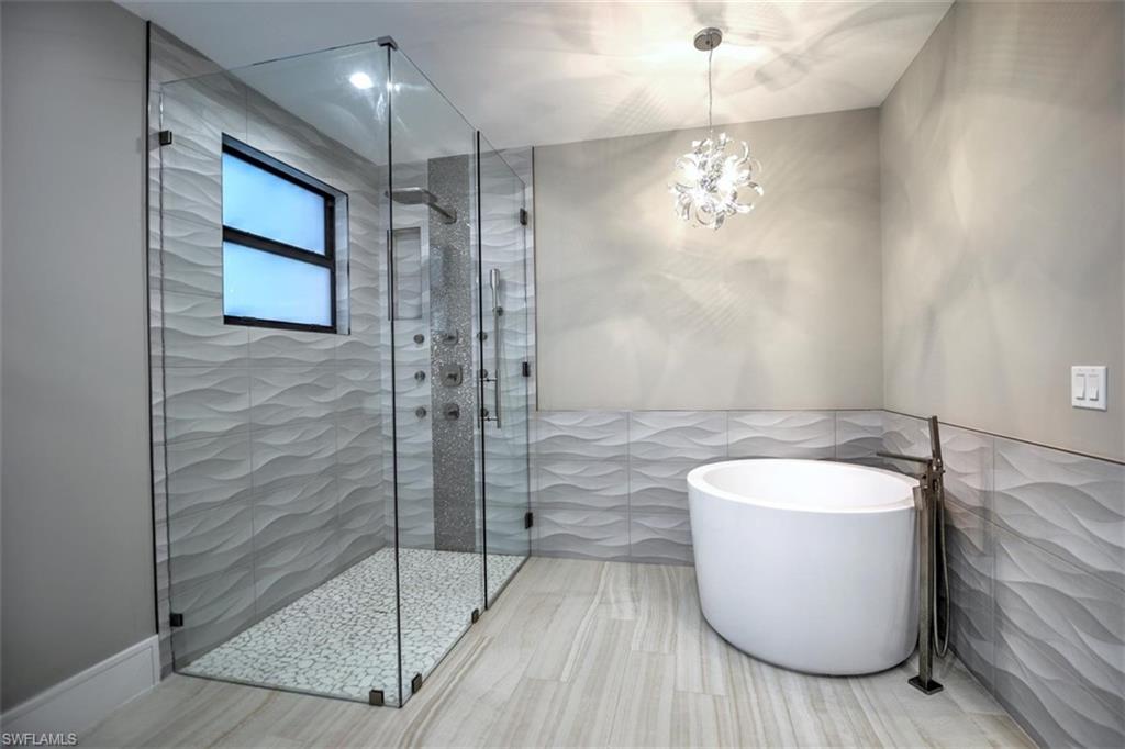 3860 Crayton Road Naples, FL 34103 - Photo 20 of 32 Master Bath