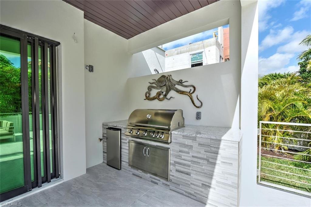 3860 Crayton Road Naples, FL 34103 - Photo 31 of 32 Outdoor grill 1st floor
