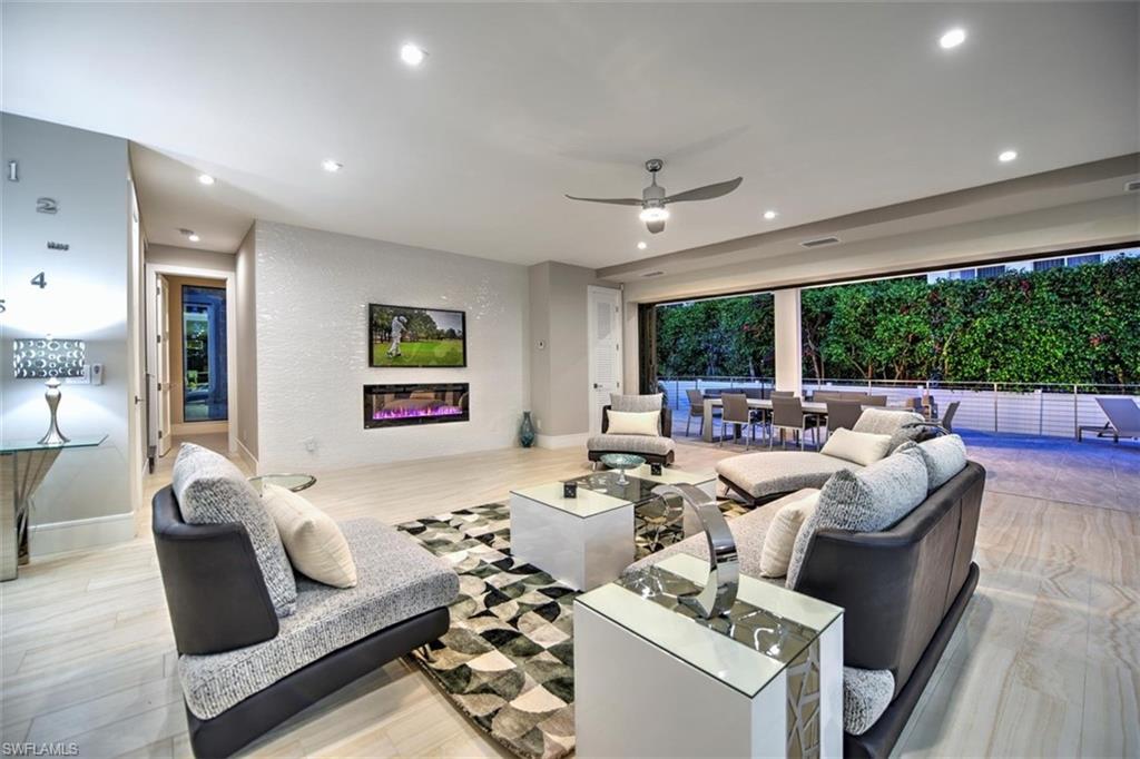 3860 Crayton Road Naples, FL 34103 - Photo 8 of 32 Gallery Image 8