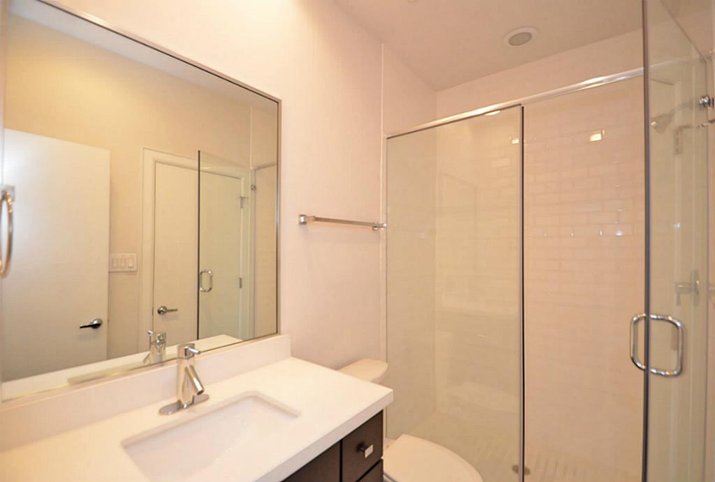 2713 Clay Street Houston, TX 77003 - Photo 23 of 24 Full bath downstairs.