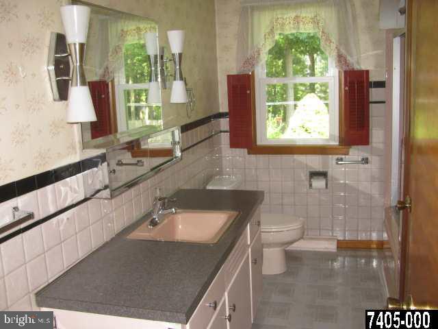 4137 Grandview Road Hanover, PA 17331 - Photo 9 of 21 Gallery Image 9