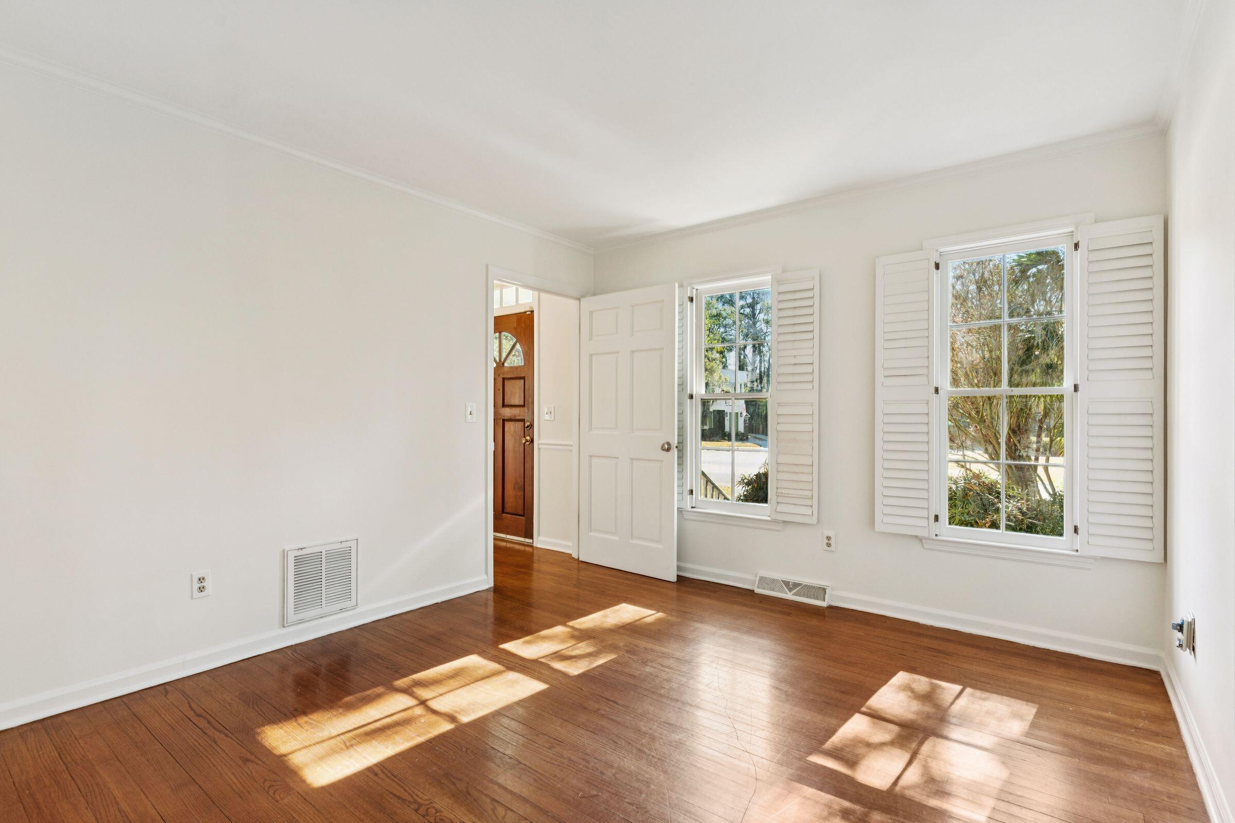 1063 Plantation Lane Mount Pleasant, SC 29464 - Photo 6 of 35 1063 Plantation Lane-KeenEye-007