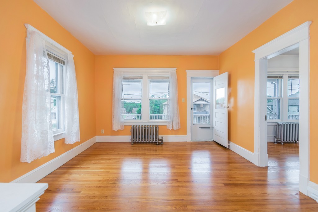 89-91 Lyons Street Springfield, MA 01151 - Photo 5 of 30 Gallery Image 5