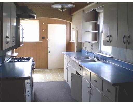 1408 Ridge Avenue Coraopolis, PA 15108 - Photo 4 of 12 Kitchen.