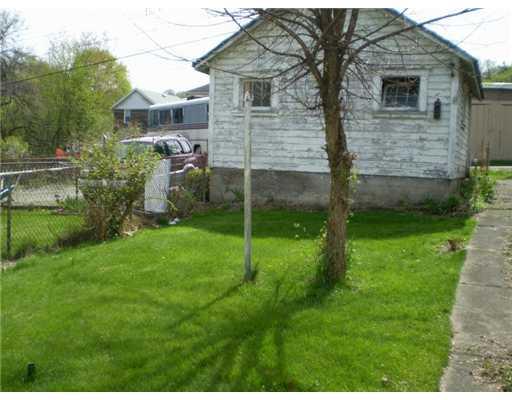 1408 Ridge Avenue Coraopolis, PA 15108 - Photo 8 of 12 Yard/Garden.