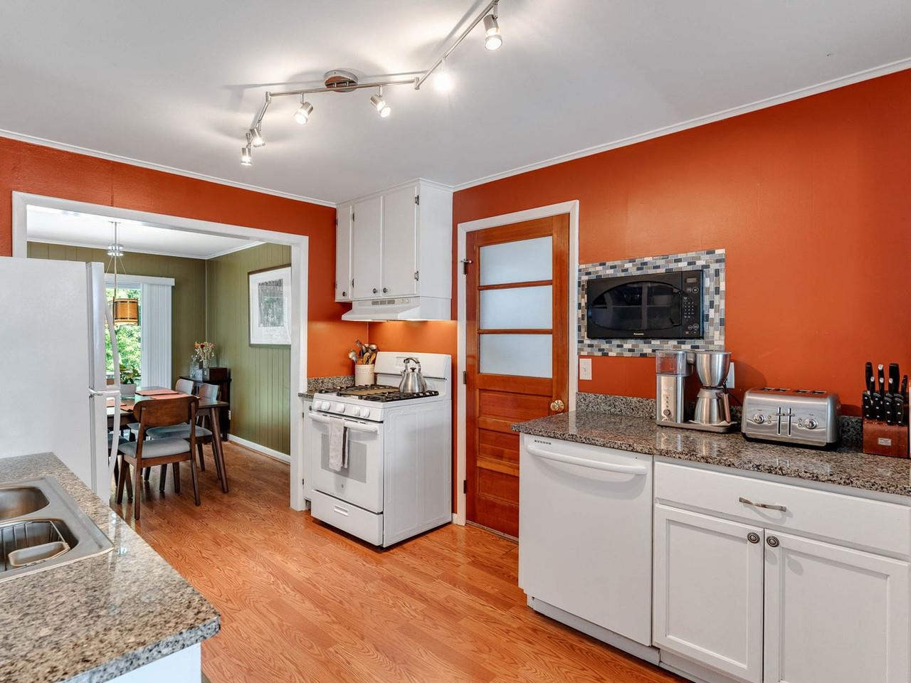 156 Woodlawn Road Burlington, VT 05408 - Photo 9 of 43