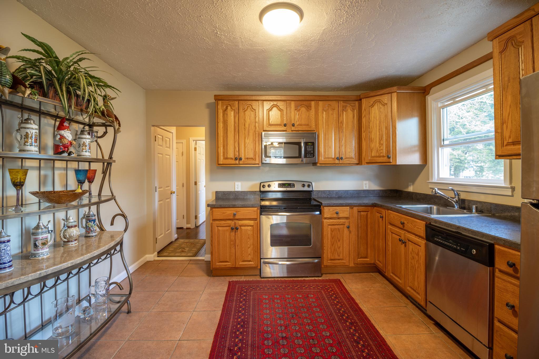 1708 Twickenham Road Pasadena, MD 21122 - Photo 21 of 69 Updated kitchen