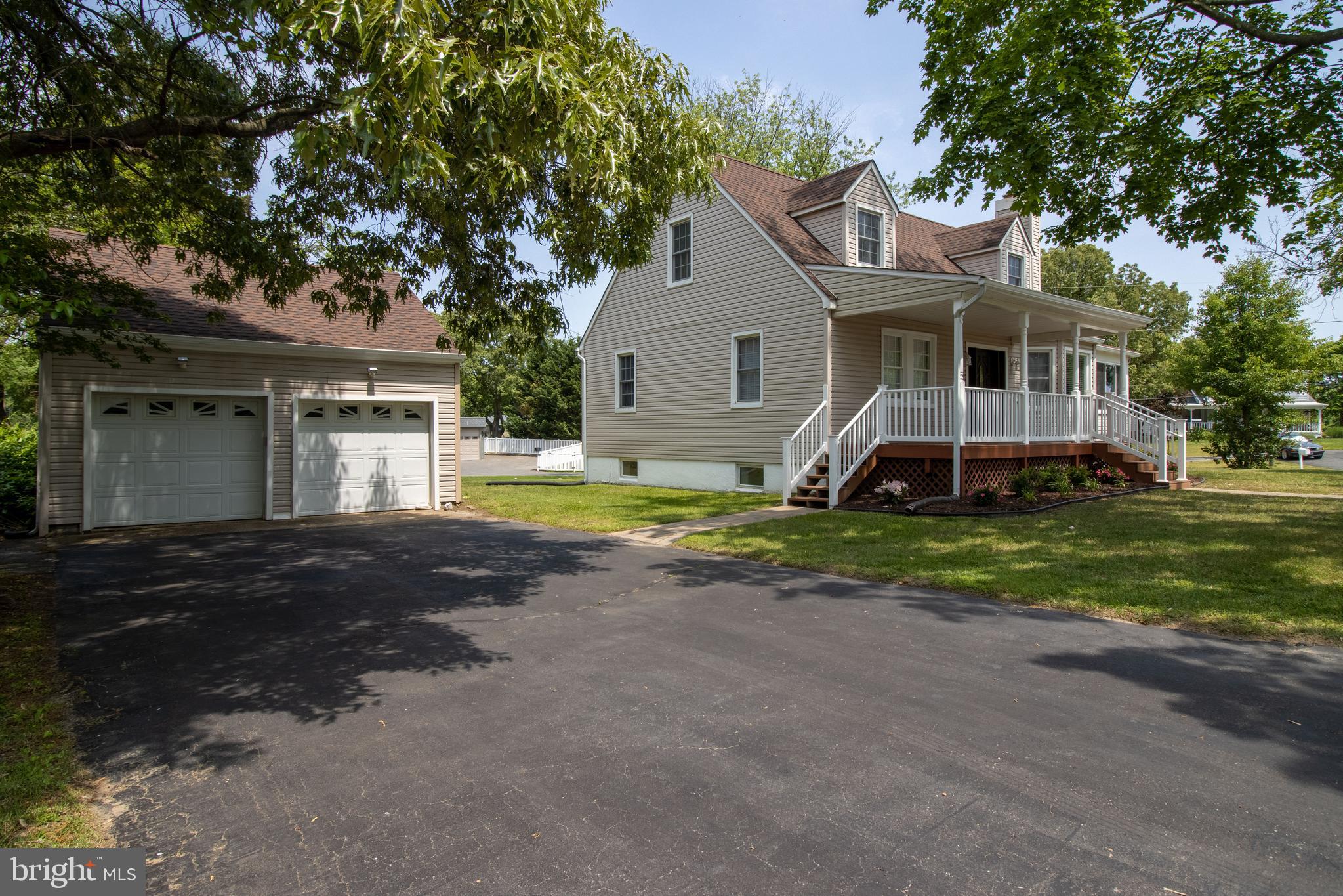 2 car detached garage