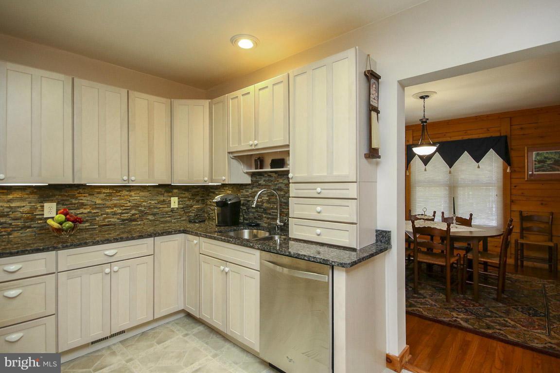 6616 Caledon Road King George, VA 22485 - Photo 9 of 30 Kitchen