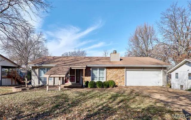 $330,000 | 48 Picardy Drive, Lake St. Louis, MO 63367