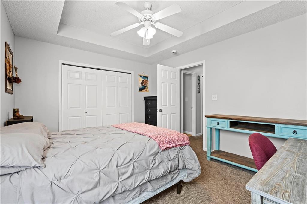 411 North Queen Ridge Avenue Independence, MO 64056 - Photo 14 of 37