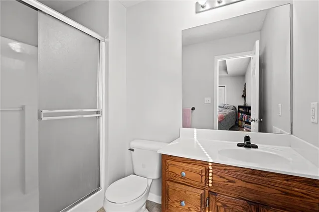 $259,999 | 411 North Queen Ridge Avenue, Independence, MO 64056