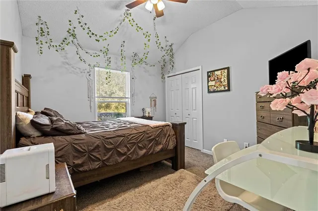 $259,999 | 411 North Queen Ridge Avenue, Independence, MO 64056