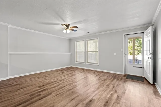 $259,999 | 411 North Queen Ridge Avenue, Independence, MO 64056