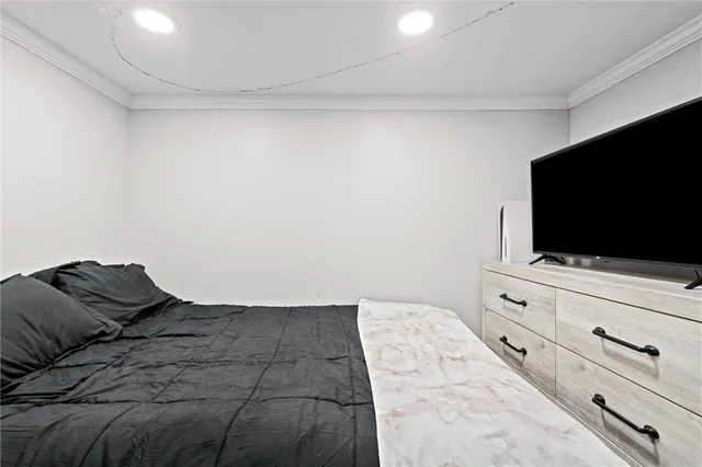 $259,999 | 411 North Queen Ridge Avenue, Independence, MO 64056