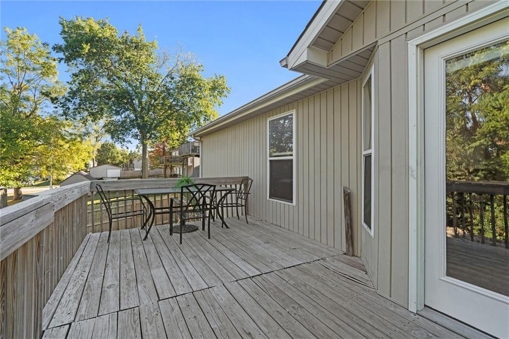 411 North Queen Ridge Avenue Independence, MO 64056 - Photo 28 of 37