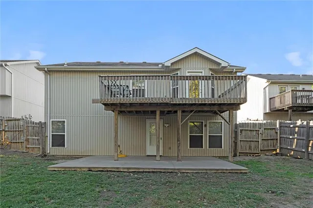 $259,999 | 411 North Queen Ridge Avenue, Independence, MO 64056