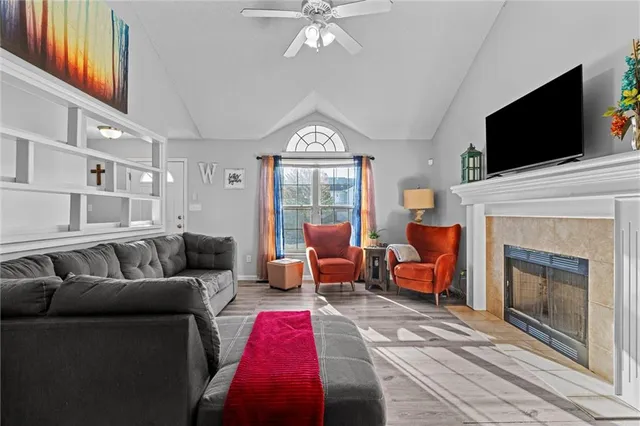 $259,999 | 411 North Queen Ridge Avenue, Independence, MO 64056