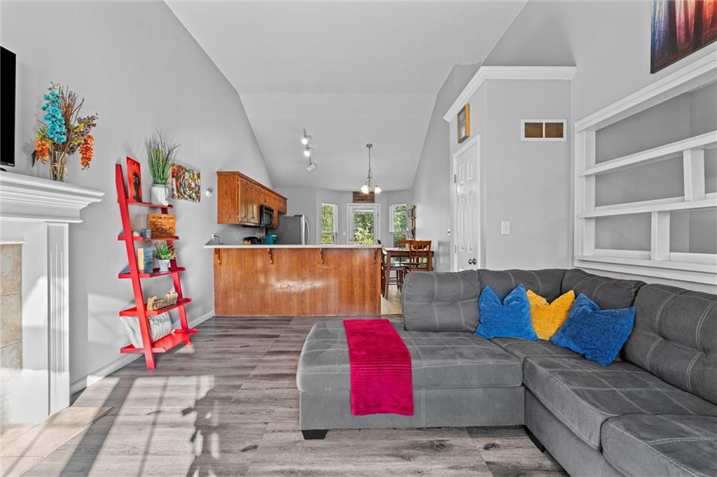 411 North Queen Ridge Avenue Independence, MO 64056 - Photo 6 of 37