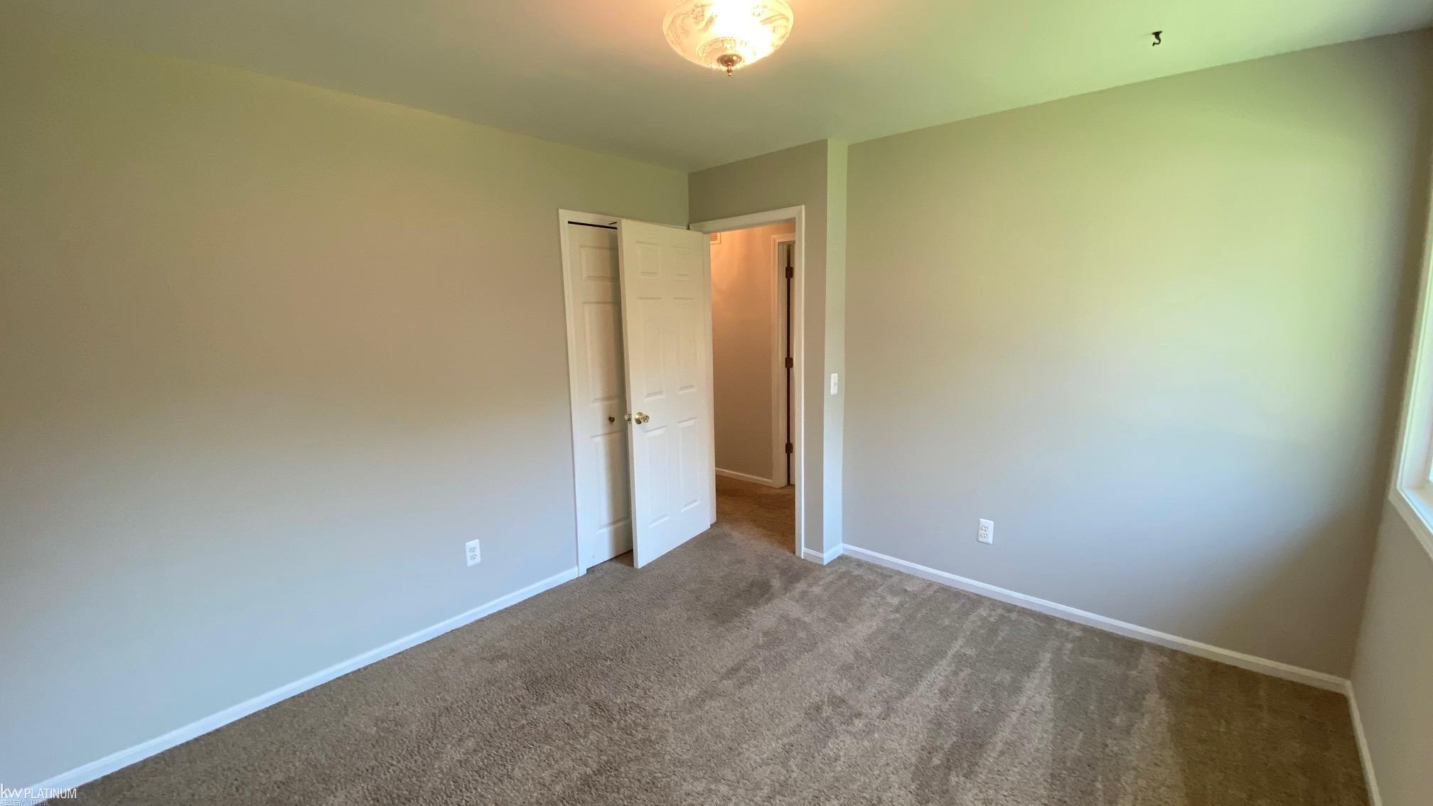 51827 Lillian Road New Baltimore, MI 48047 - Photo 28 of 46 50121085-27.JPG