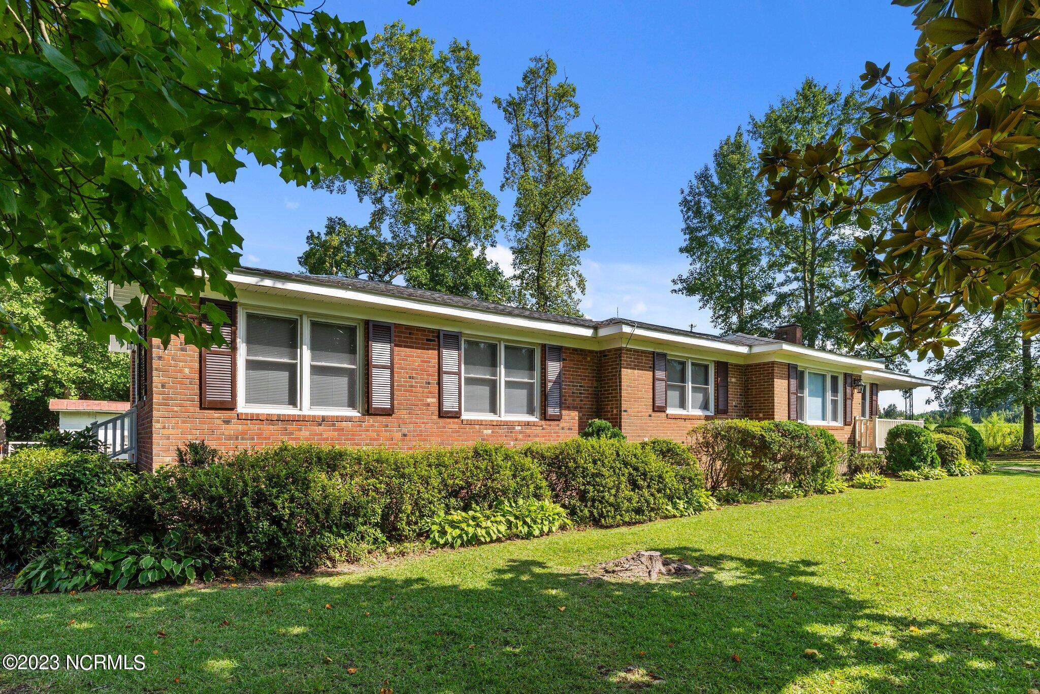 1051 White Road Williamston, NC 27892 - Photo 8 of 56 2-web-or-mls-DSC_2241
