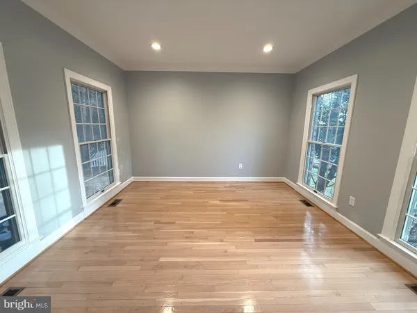 $1,299,000 | 5 Nocturne Court, Rockville, MD 20850