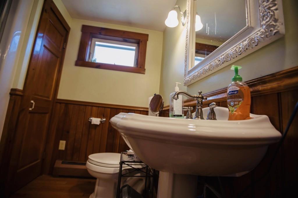 9 Lyons Road Dudley, MA 01571 - Photo 12 of 21 Gallery Image 12