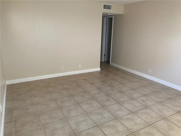 $1,795 | 206 Southwest 1st Street, Unit J4, Pompano Beach, FL 33060