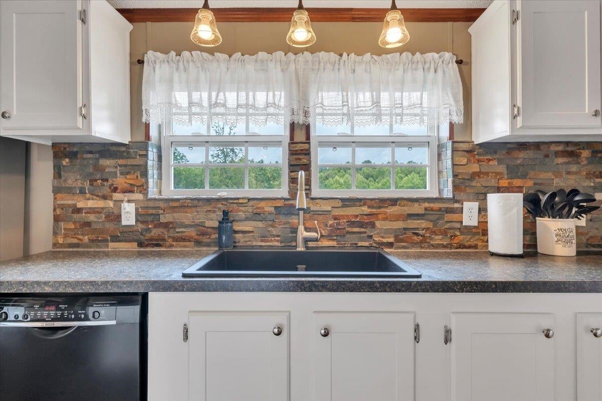 151 Perdue Road Staffordsville, VA 24167 - Photo 40 of 65 Gallery Image 40
