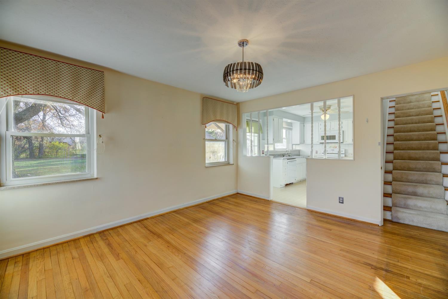 9692 Winton Road Cincinnati, OH 45231 - Photo 9 of 36