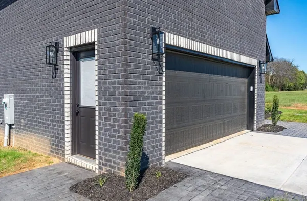 $499,900 | 308 Billy T Drive, Elkton, KY 42220