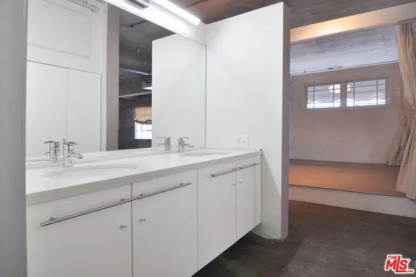 $4,200 | 1855 Industrial Street, Unit 318, Los Angeles, CA 90021