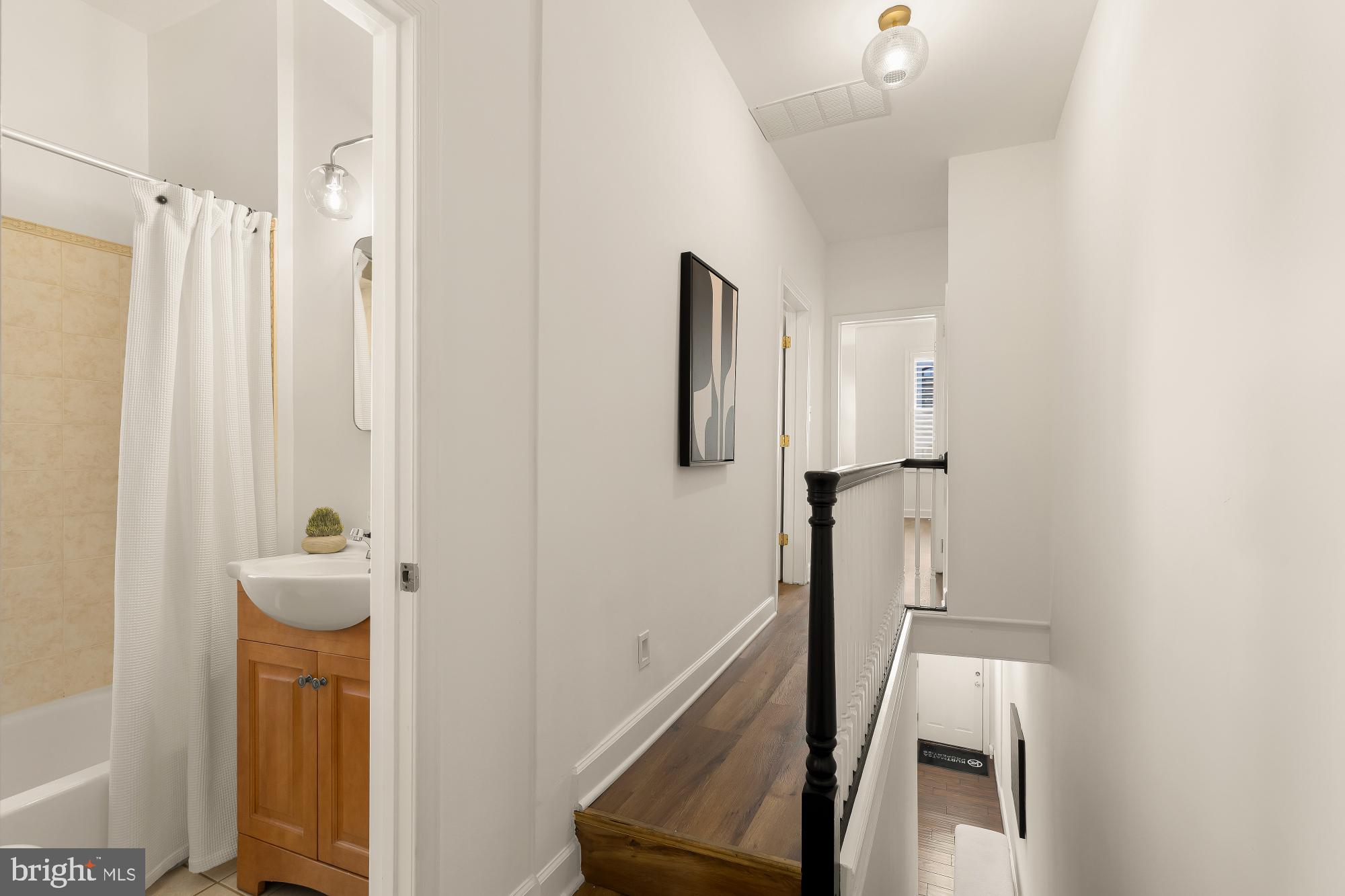 427 R Street Northwest Washington, DC 20001 - Photo 17 of 33