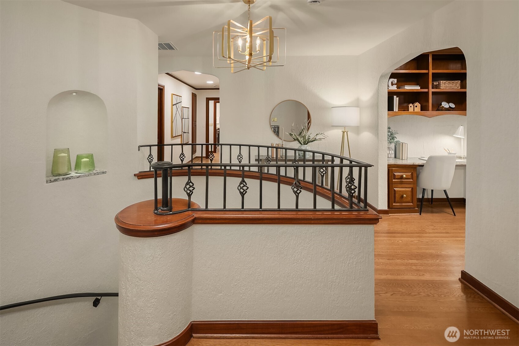 2409 29th Avenue West Seattle, WA 98199 - Photo 13 of 40