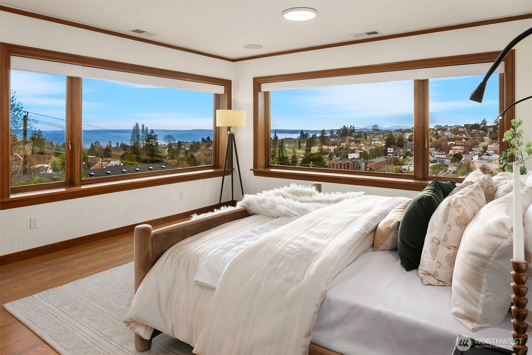 2409 29th Avenue West Seattle, WA 98199 - Photo 20 of 40