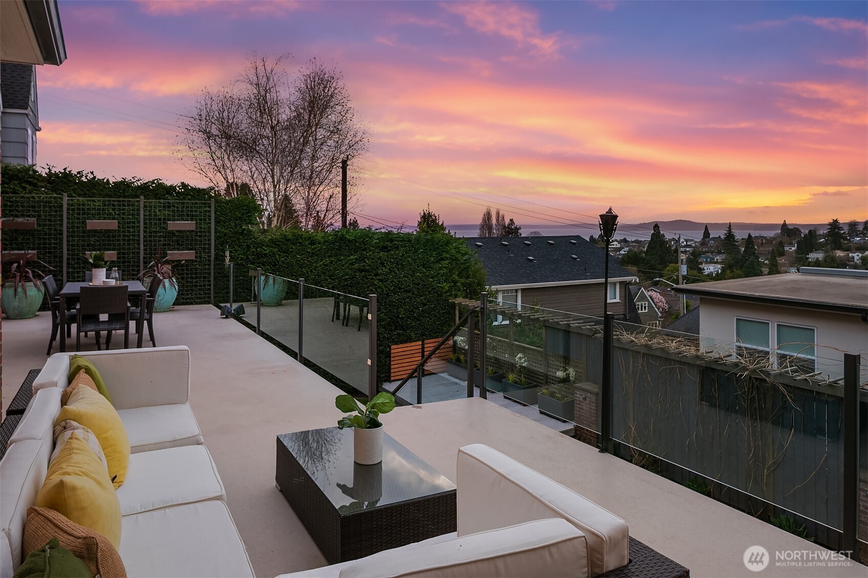 2409 29th Avenue West Seattle, WA 98199 - Photo 32 of 40