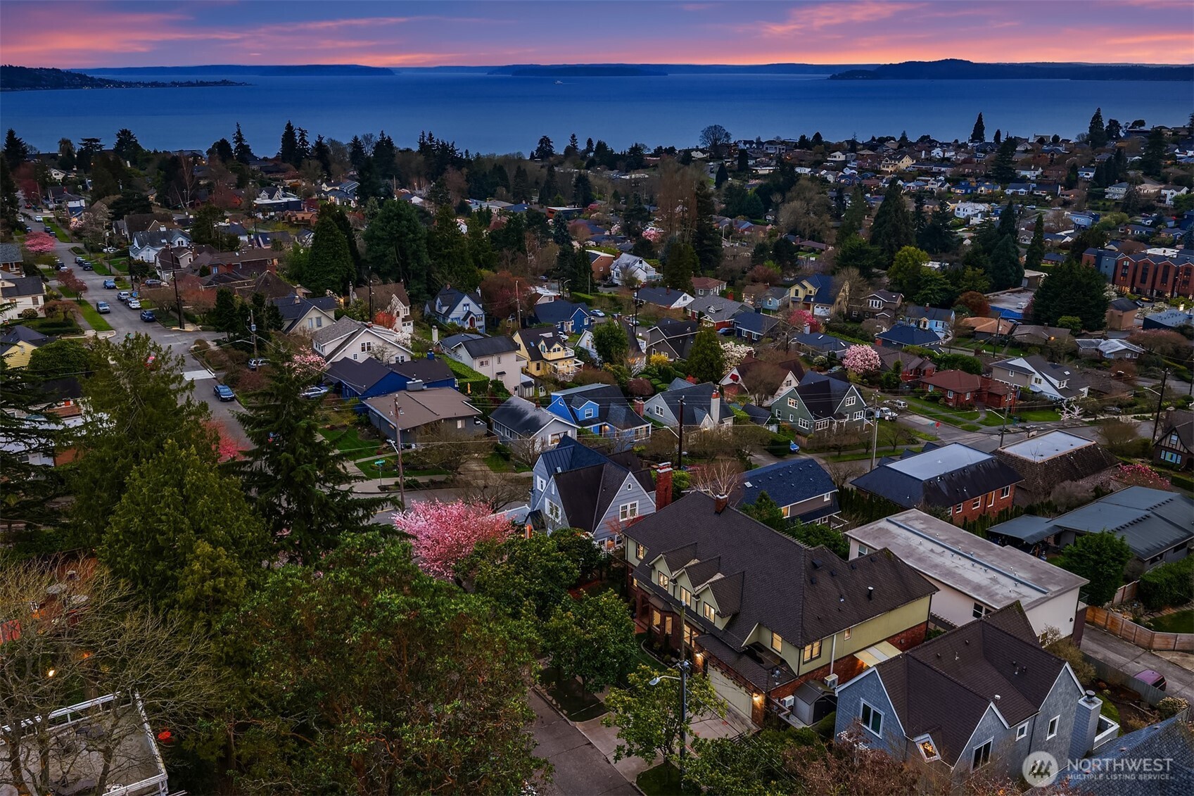 2409 29th Avenue West Seattle, WA 98199 - Photo 36 of 40