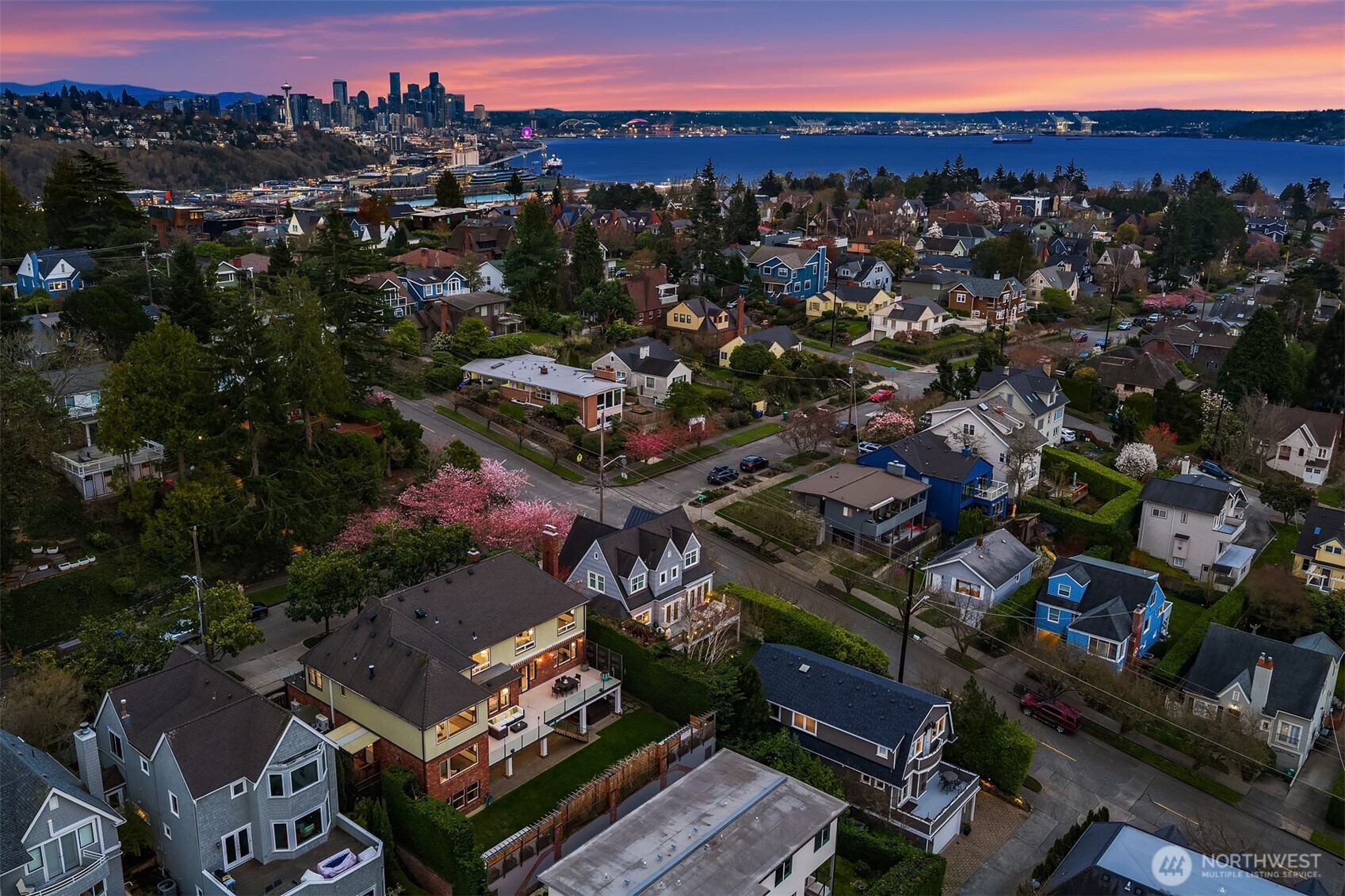 2409 29th Avenue West Seattle, WA 98199 - Photo 37 of 40