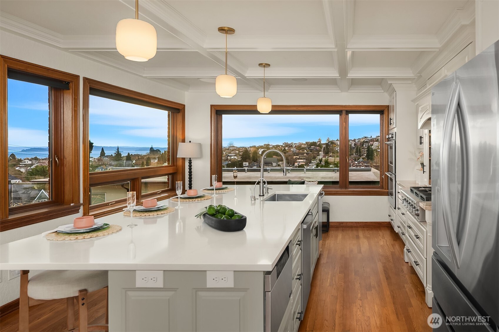 2409 29th Avenue West Seattle, WA 98199 - Photo 9 of 40