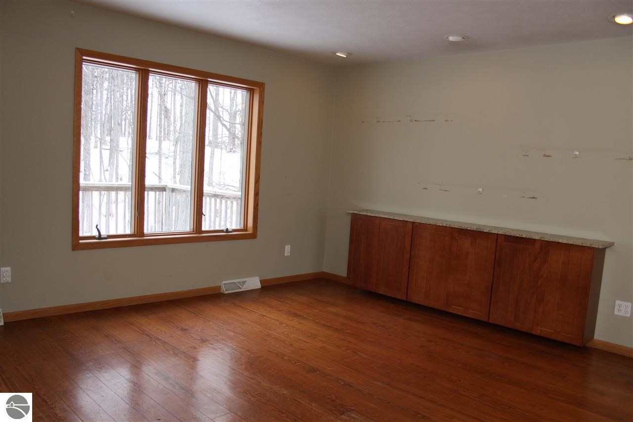 3181 Zimmerman Road Traverse City, MI 49685 - Photo 30 of 53 1779125-29.JPG