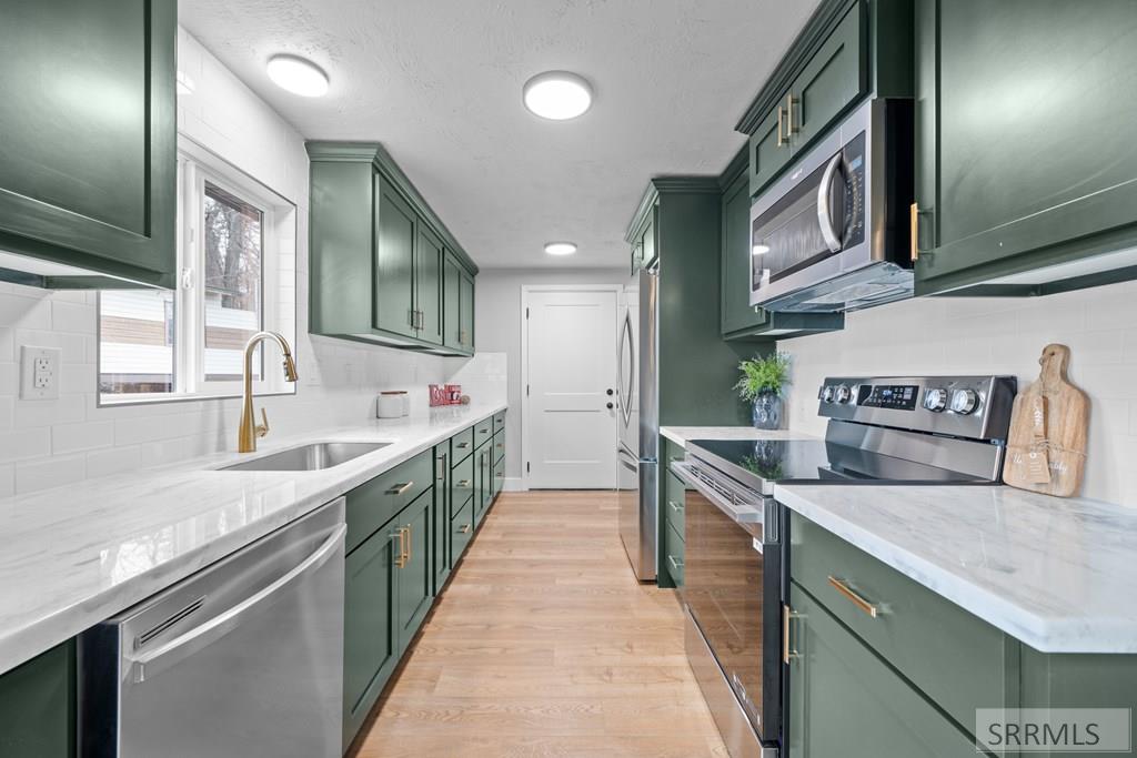 455 Croft Drive Idaho Falls, ID 83401 - Photo 8 of 46