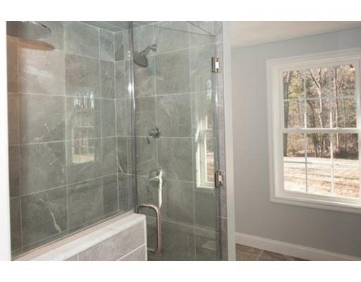 44 Acropolis Road Lowell, MA 01854 - Photo 8 of 28 Gallery Image 8