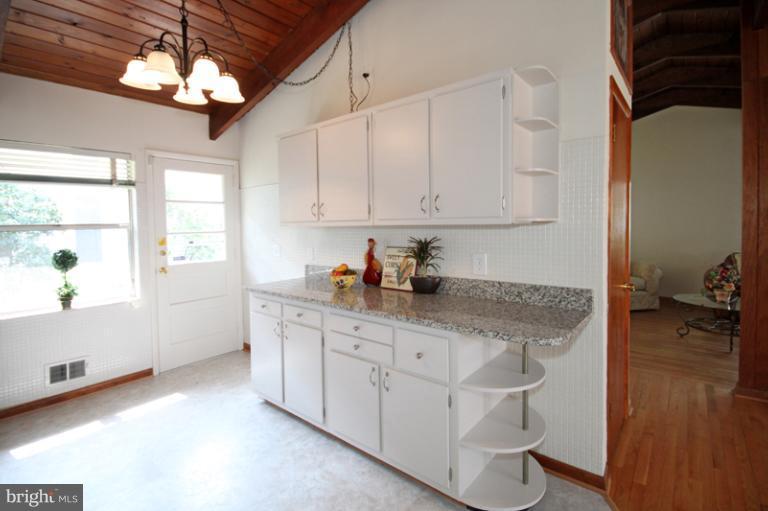 4125 Roberts Road Fairfax, VA 22032 - Photo 16 of 28 Kitchen