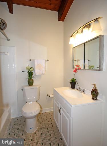 4125 Roberts Road Fairfax, VA 22032 - Photo 17 of 28 Bath