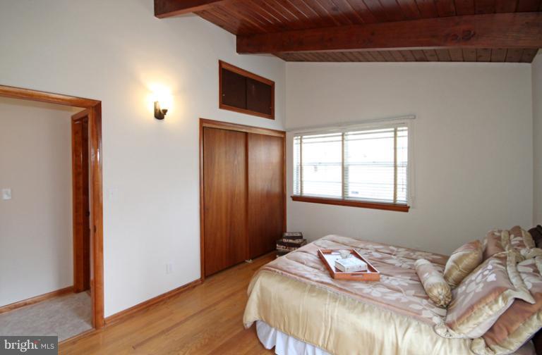 Bedroom (Master)