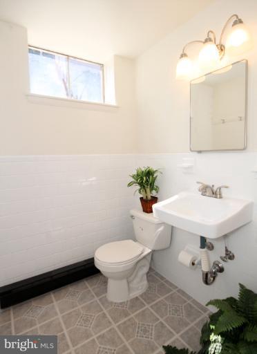 4125 Roberts Road Fairfax, VA 22032 - Photo 22 of 28 Bath
