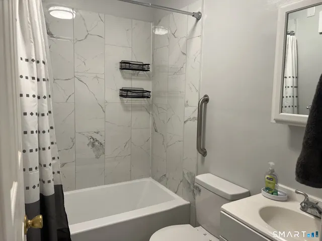 $1,700 | 285 Savin Avenue, Unit A5, West Haven, CT 06516